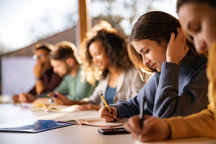 Como-estudiar-para-un-examen-universitario