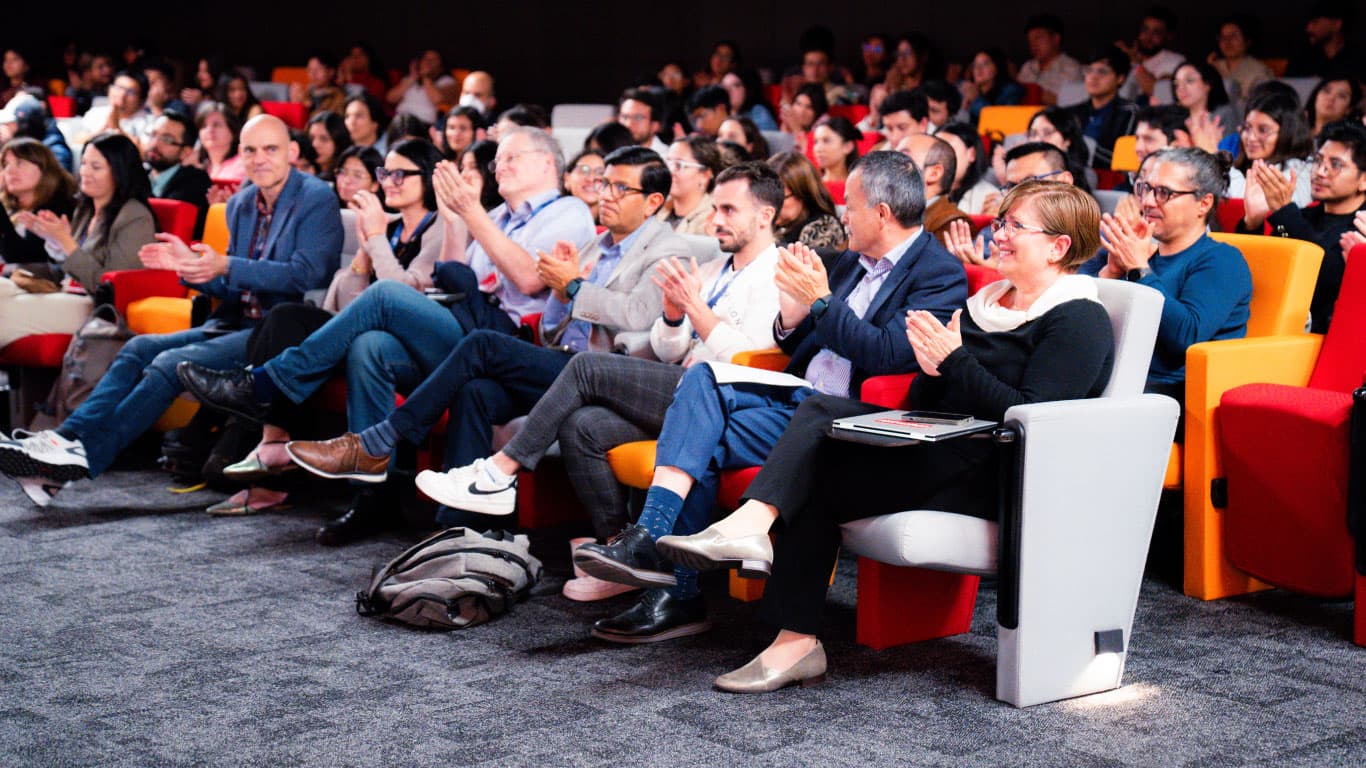 ¡Encuentro pionero! UDLA realizó Symposia: Edición Cáncer, un evento internacional sobre investigación en oncología