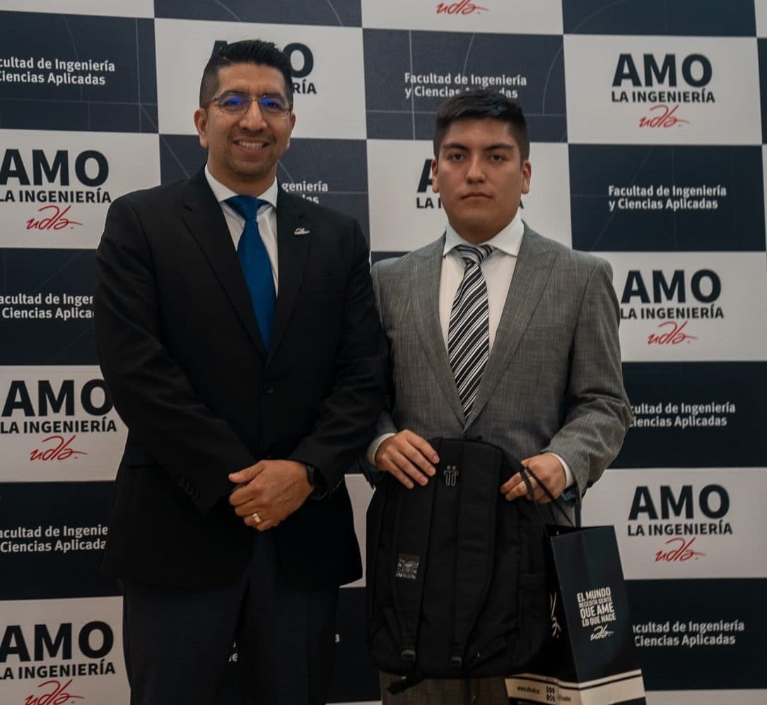 Washington Yandún hace historia: primer ecuatoriano en competir en la final de programación en India